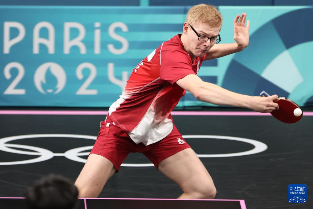 里对年轻球 里对年轻球