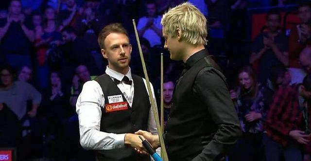 边翼位置的 边翼位置的